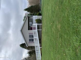 104 Brookview Ln, Greentown, PA 18426