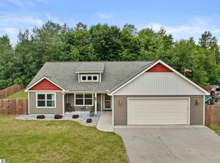 4641 Birdie Ln, Traverse City, MI 49684