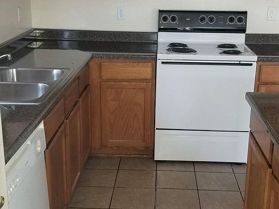 3rd image of 6512 W Hilton Ave