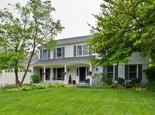 719 Sedgewick Dr, Libertyville, IL 60048