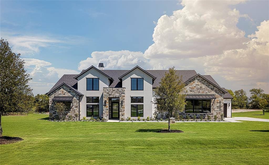 5020 Lost Creek Blvd