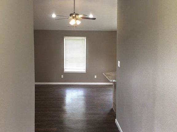 2nd image of 103 Lyla Ln APT 1