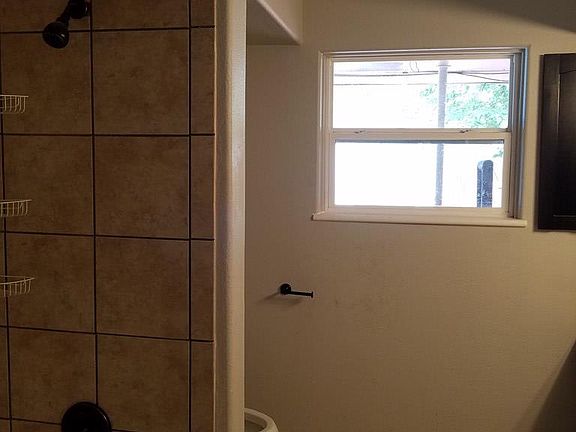 5th image of 1707 Rosewood Ave