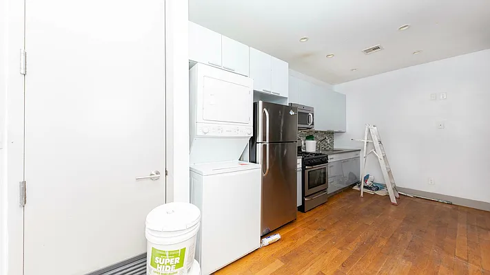 Rented by Nooklyn NYC LLC | media 30