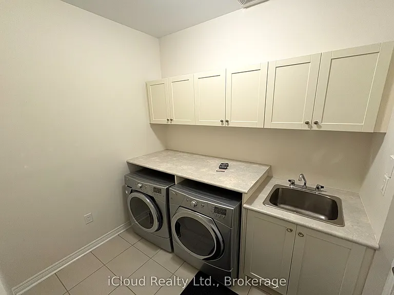 2466 Village Cmn — Photo 50