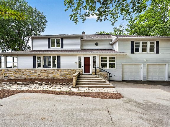 3rd image of 405 Woodward Dr