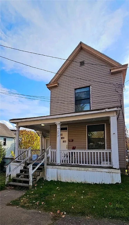 272 E Lincoln St photo 1