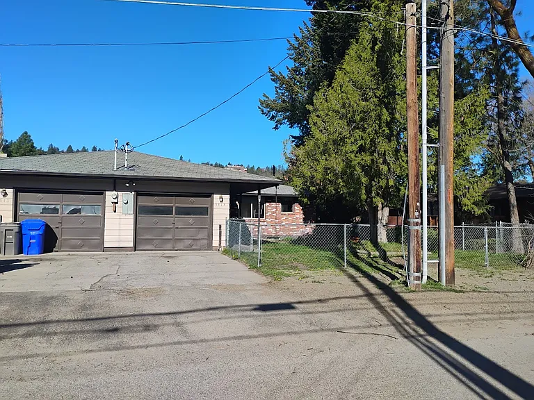 9515 N Ivanhoe Rd — Photo 1