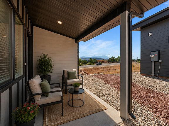 3rd image of 2158 E Bonnies Way