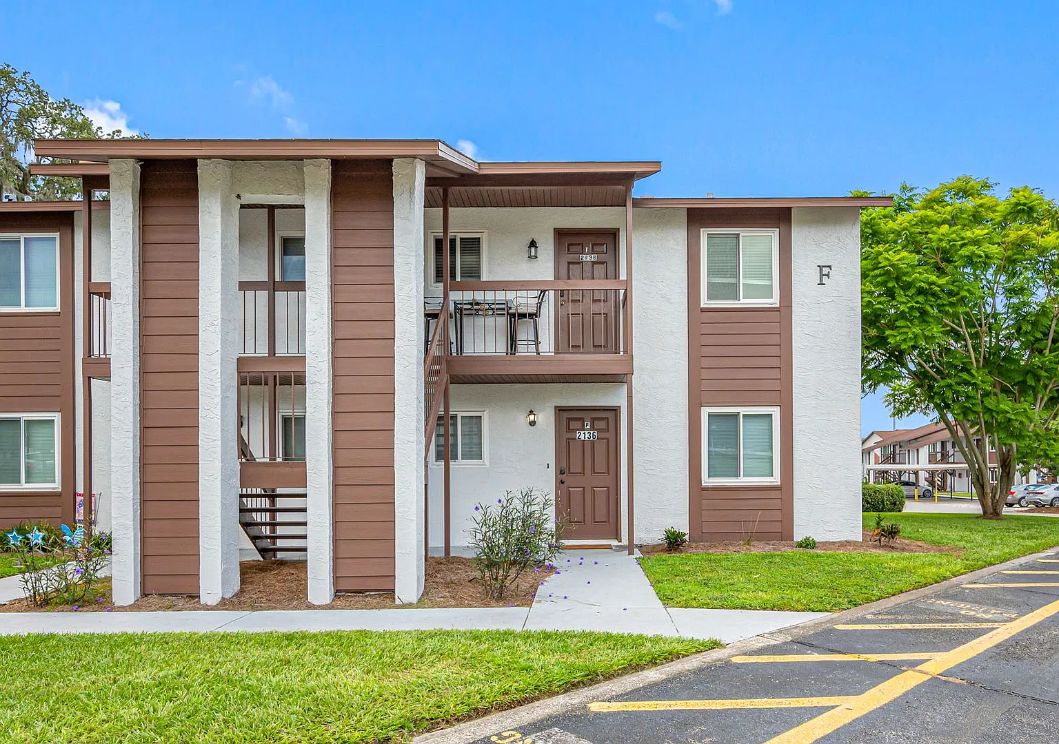 2 bed, 1000 sqft, $1,430 — Photo 2