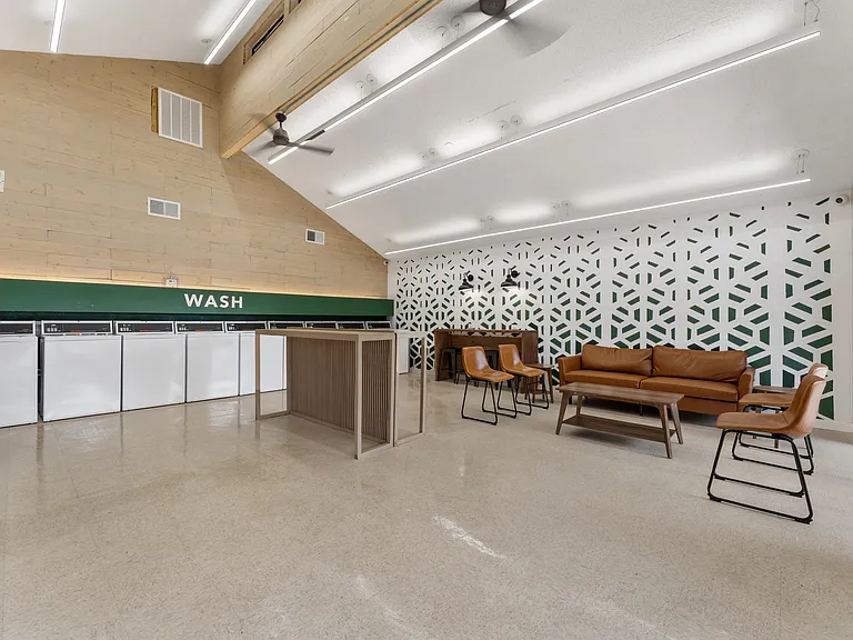 Olivo Square Apartments — Photo 26