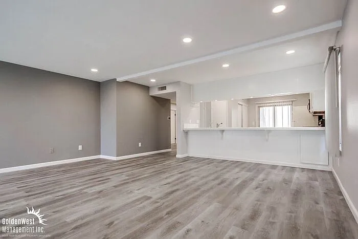 6357 Rancho Mission Rd #5 — Photo 1