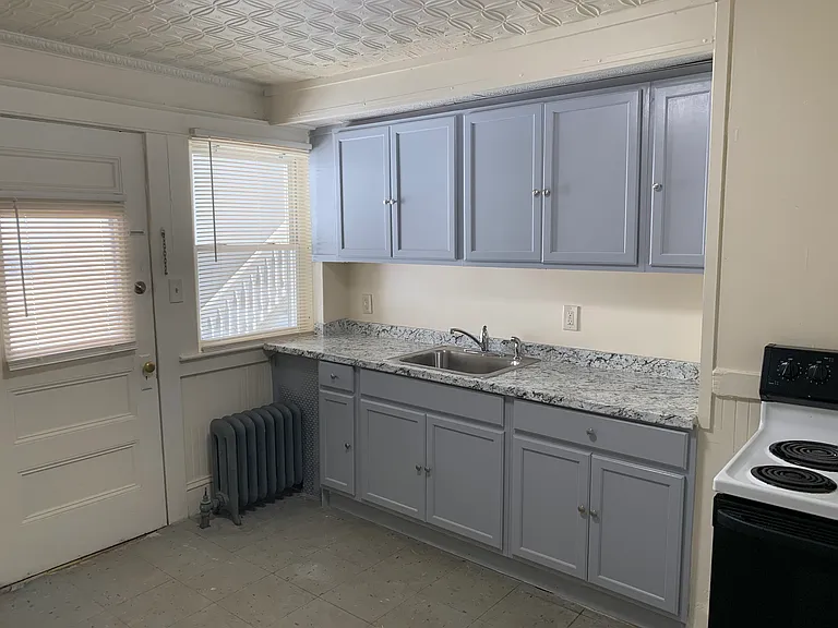 557 Lincoln St #2 — Photo 4