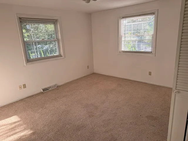 2527 Greenway St — Photo 29