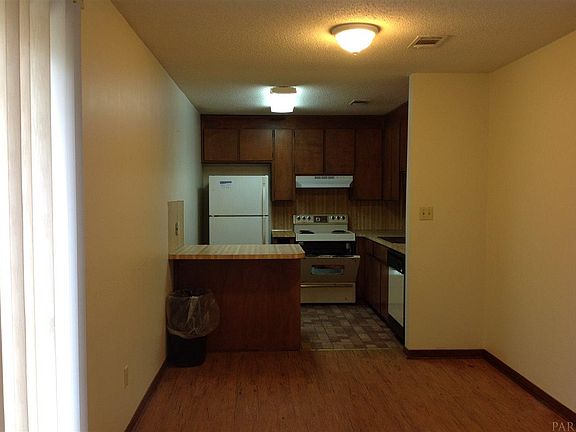 3rd image of 1200 Pinnacle Cir APT B