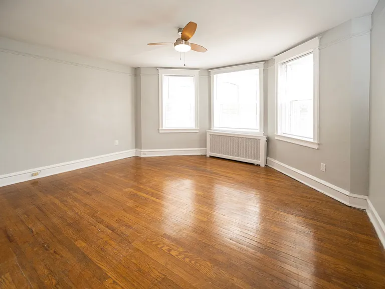 Upsal Gardens Apartments- Beautiful historical building with breathtaking charm! — Photo 58