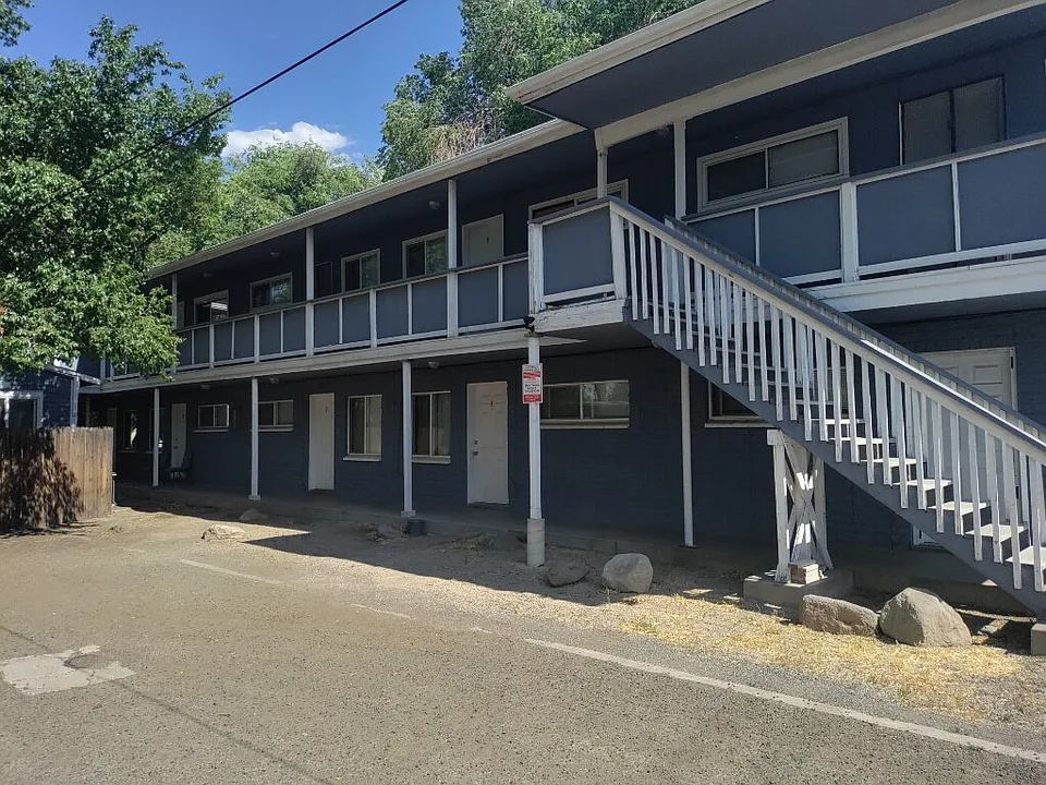 821 Spokane St #4