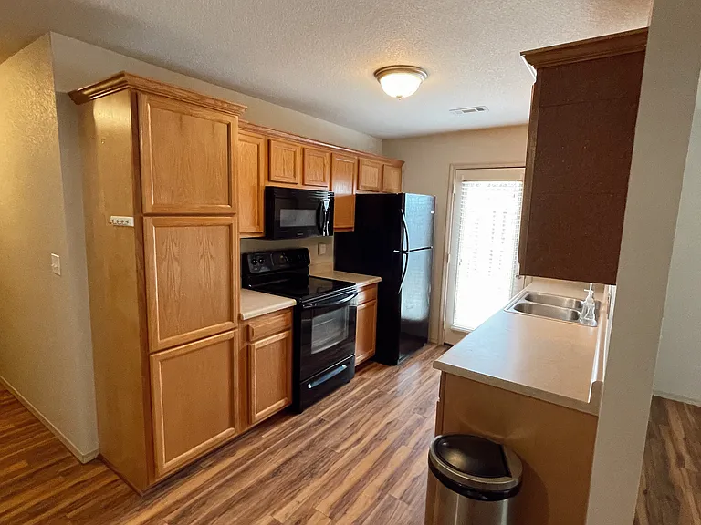4498 W Bungalow St — Photo 5