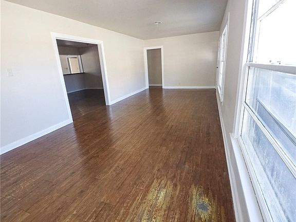 3rd image of 2006 N Wheeler St