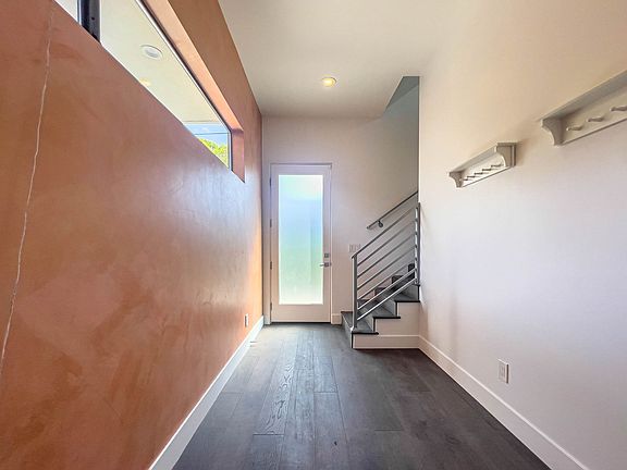 4th image of 948 N Benton Way