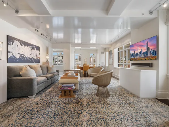 21 East 61st Street image 1 of 23