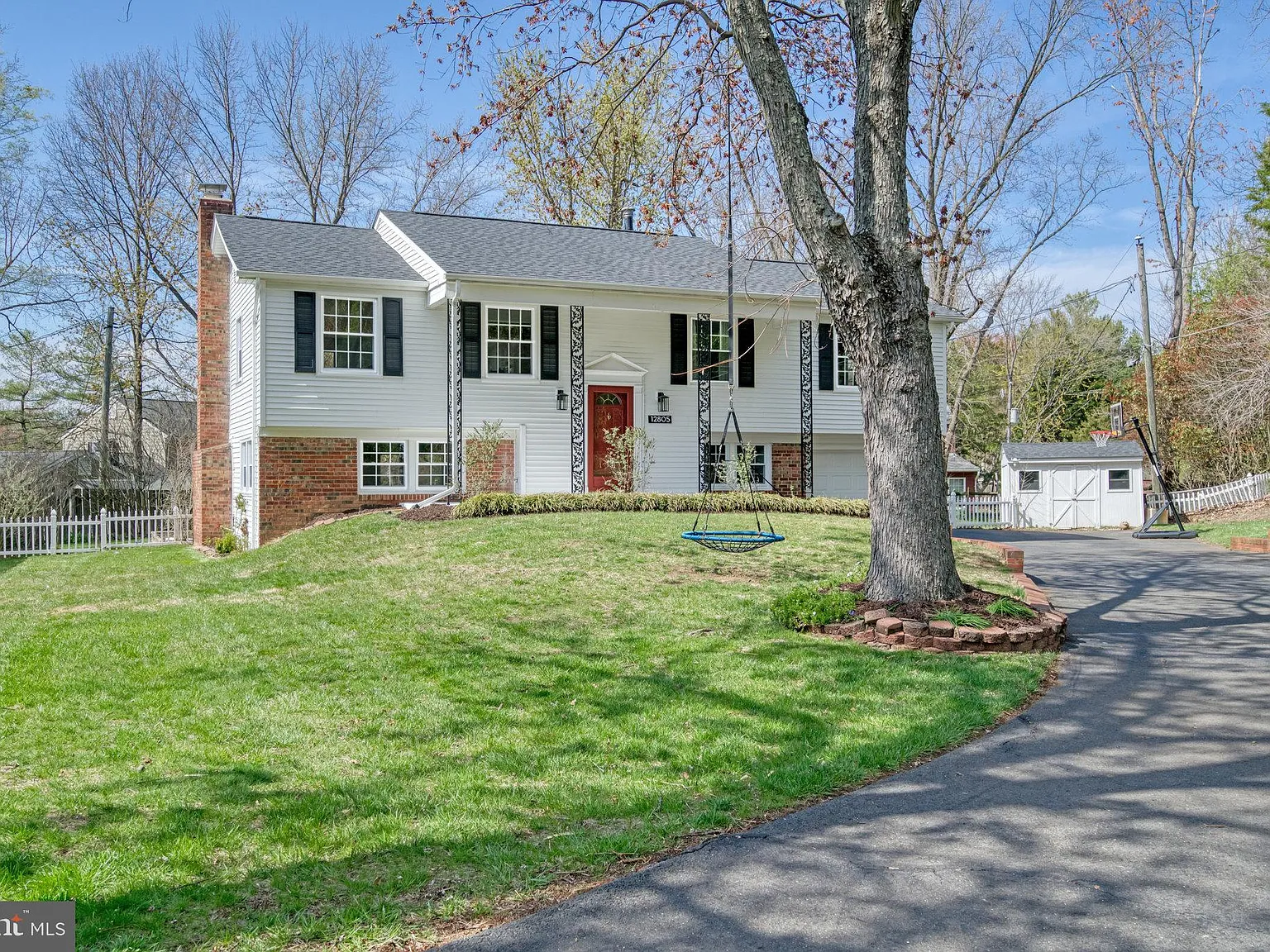 4 bed, 2106 sqft, $3,950 — Photo 4