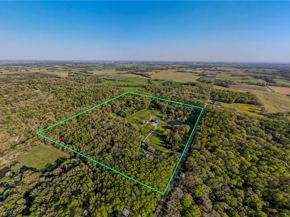 3736 County Road 1700 E, Broughton, IL 62817