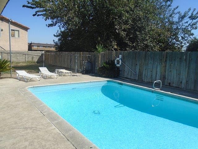 2nd image of 1811 Lacey St APT 23
