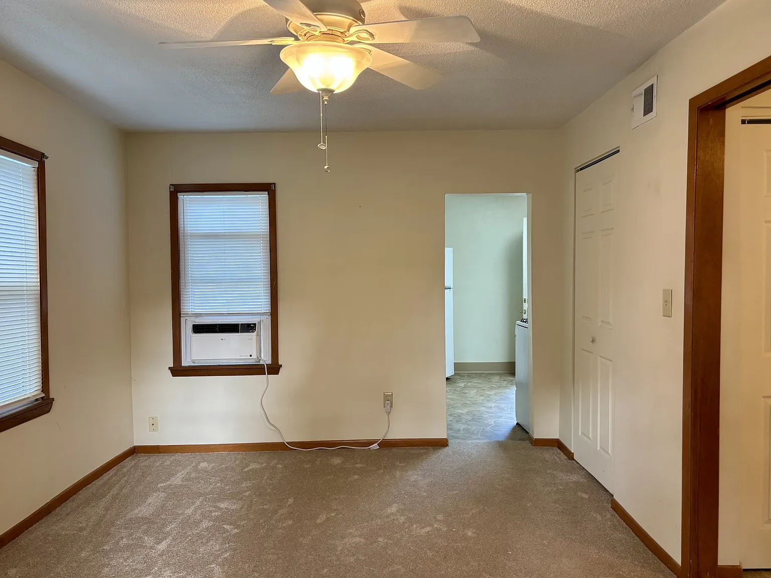 2415 36th St — Photo 3