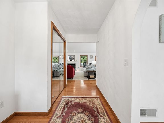 5th image of 4989 Cypress Dr
