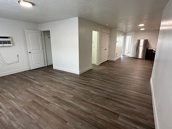 4th image of 1954 Brock Dr #1