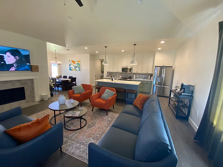 5901 Fordham St — Photo 3