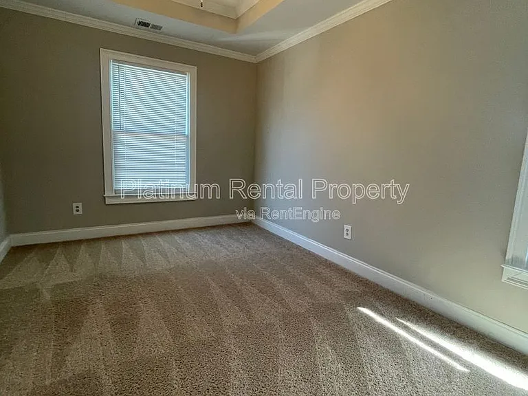 750 Terry St SE — Photo 36