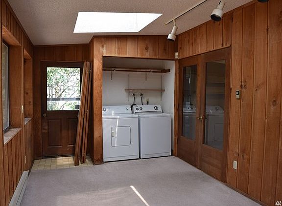 5th image of 4238 Kootnai St W