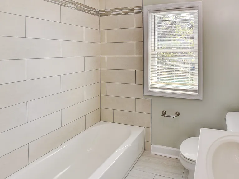 13 Beverly St — Photo 16