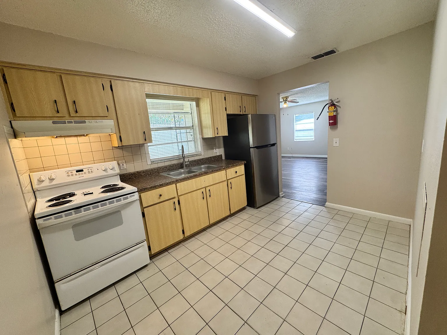 2 Bedroom 1 Bath — Photo 4