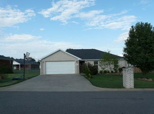 713 Appletree Ln, Clarksville, AR 72830