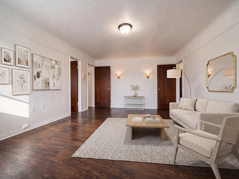 Preston Apartments — Photo 25