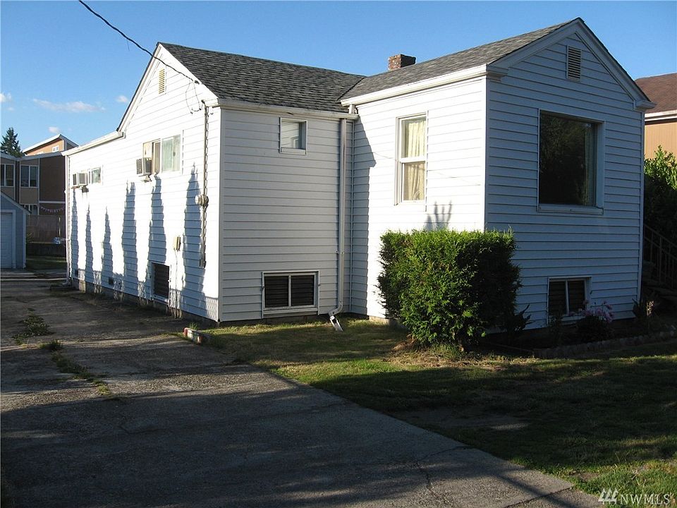 1st image of 731 10th St NE