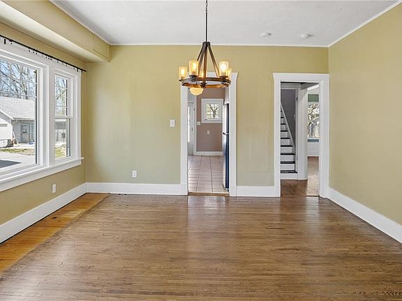 4th image of 1315 Webster St