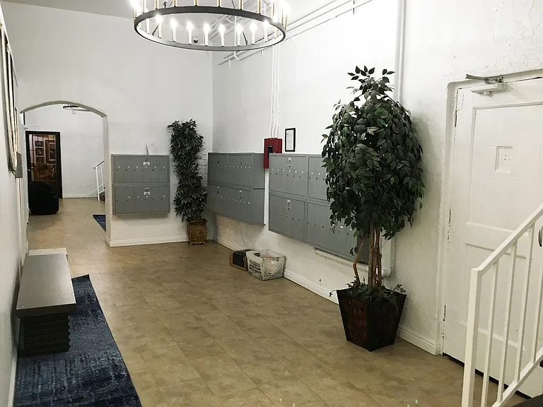 5233 Monte Vista Street — Photo 3