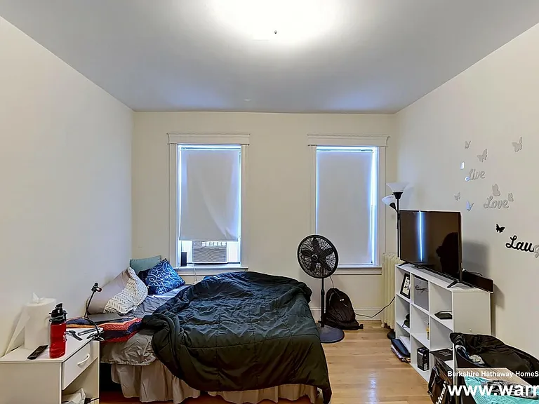 27 Glenville Ave #4 — Photo 8