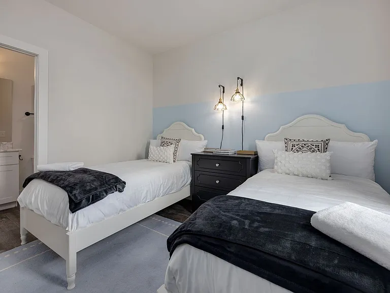 5621 Lenox Ave #3 — Photo 12