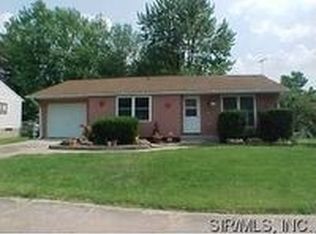 1207 Sir Lancelot Ln, Godfrey, IL 62035