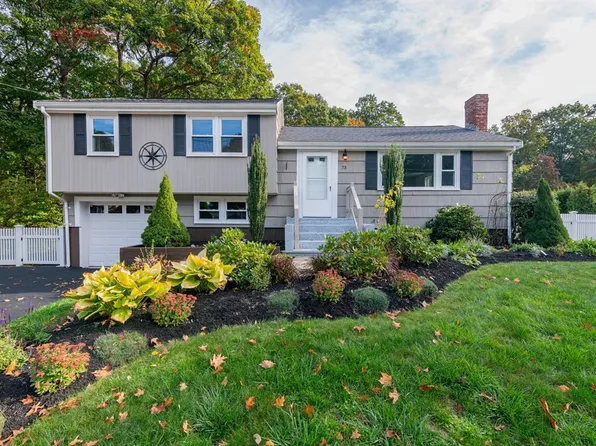 73 Laura Ln, Stoughton, MA 02072
