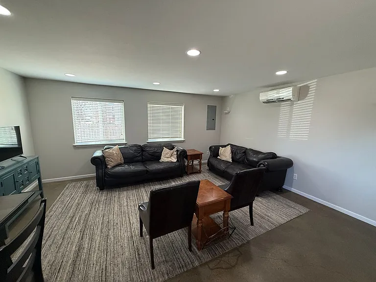 1409 Paris Rd #101 — Photo 6