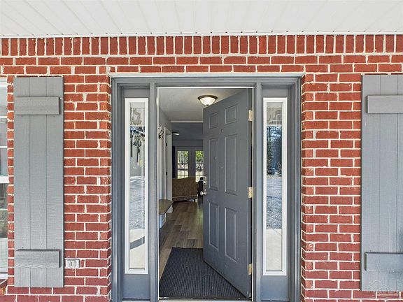 3rd image of 9866 Red Rock Rd