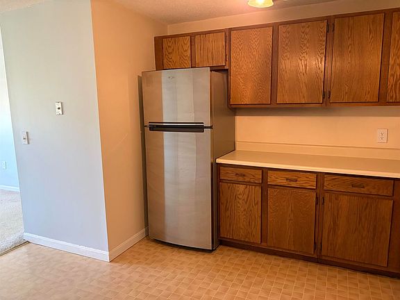 5th image of 804 White Cedar Blvd