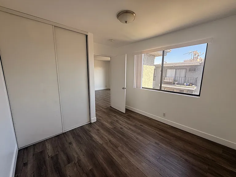 1420 North Mansfield Avenue - 205 — Photo 42