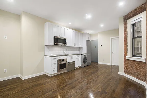 Rented by Cooper & Cooper Real Estate | media 3